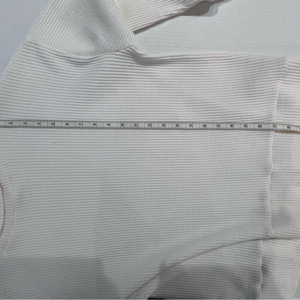 GAP Waffle Knit Turtleneck T-Shirt Size Medium Petite. Ivory color pre-worn - Picture 3 of 6